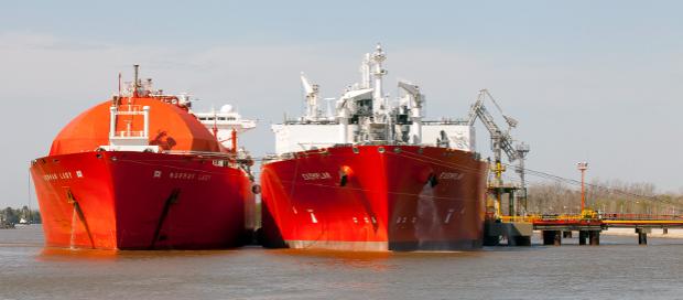 Qatargas performs first LNG Ship-To-Ship transfer