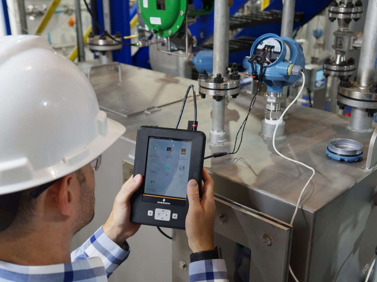 New mobile app for configuring radar level transmitters helps safely maintain accurate tank measurement