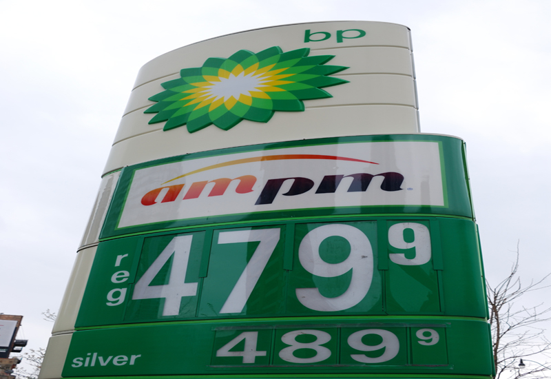 BP sees replacement cost profits down $3.7 billion