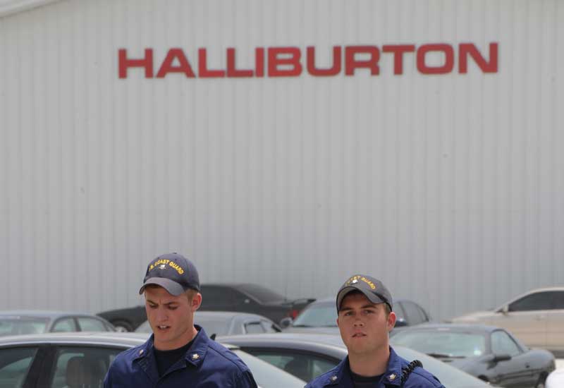 Halliburton sees income soar 22% in 2010