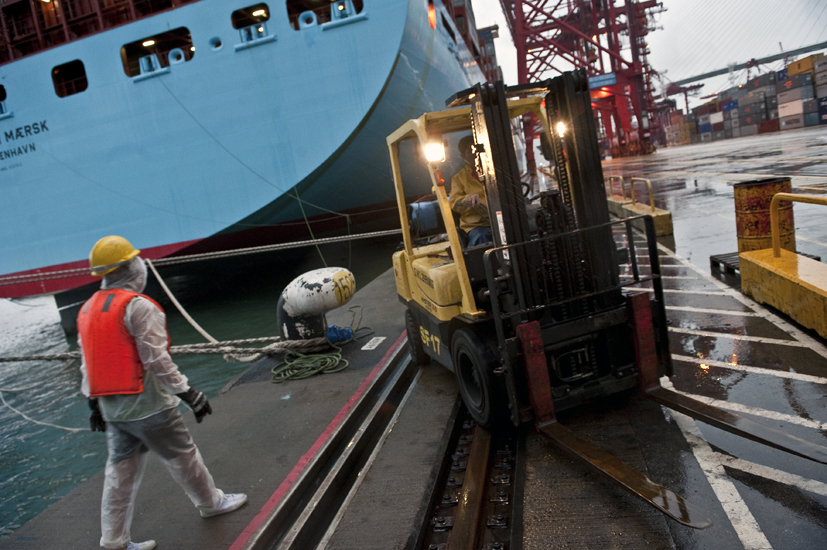 Maersk to get $3.1 billion from supermarket sale