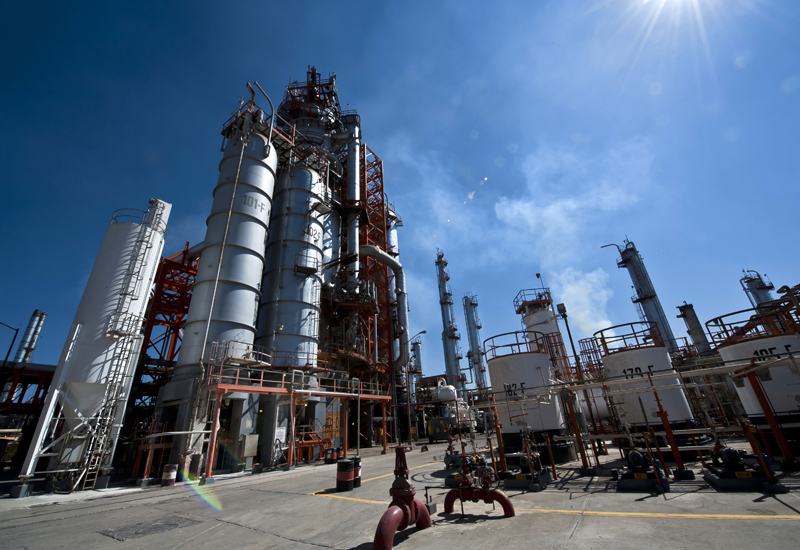 Oman may buy minority stake in Indian LNG terminal