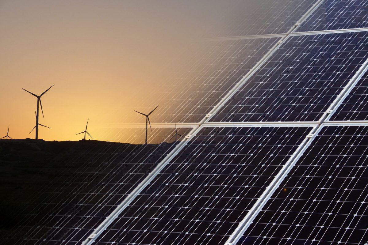 Renewables spending set for new record in 2021, luring service suppliers as oil and gas gap narrows