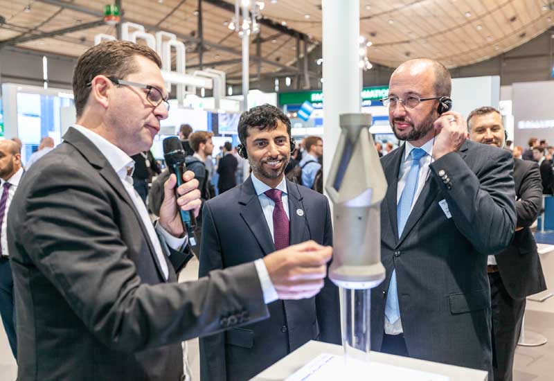 Al Mazrouei visits Siemens stand at Hannover Messe