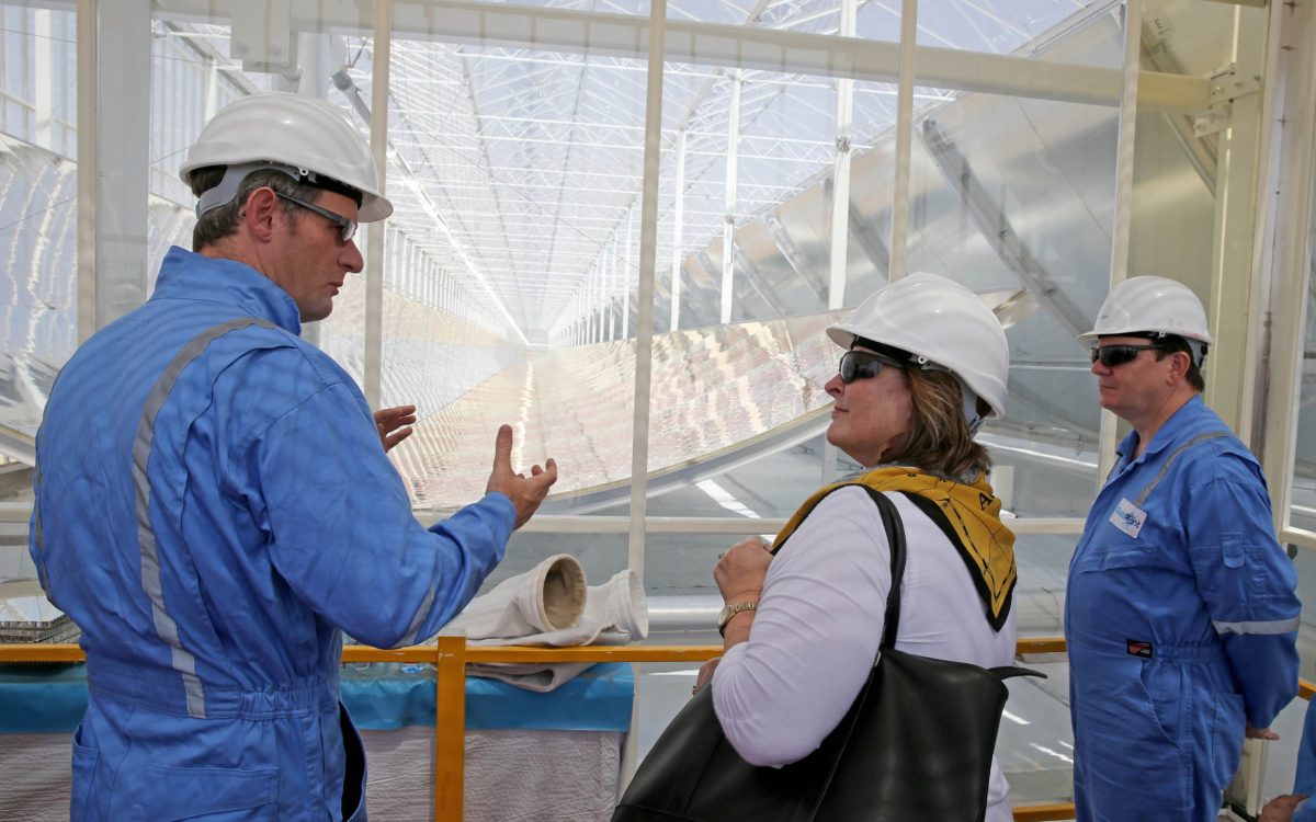 US Embassy pays visit to Oman's GlassPoint project